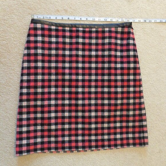 Talbots Women's Wool Blend Plaid‎ Mini Skirt Pink Black Side Zip Lined Size 10 - Picture 3 of 7